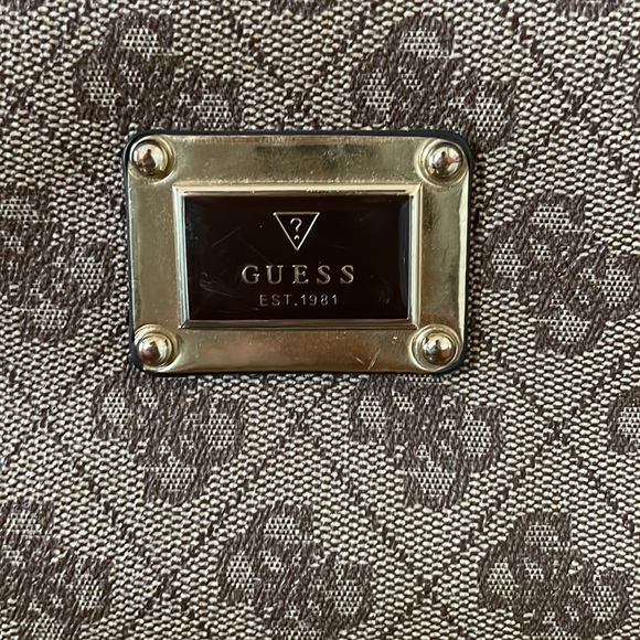 GUESS crossbody bag - Picture 6 of 9